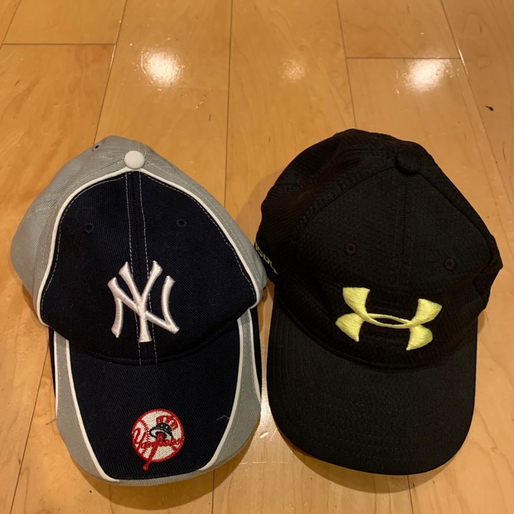 Set of 2 youth baseball hats